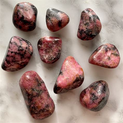 薔薇輝石五行|Rhodonite 